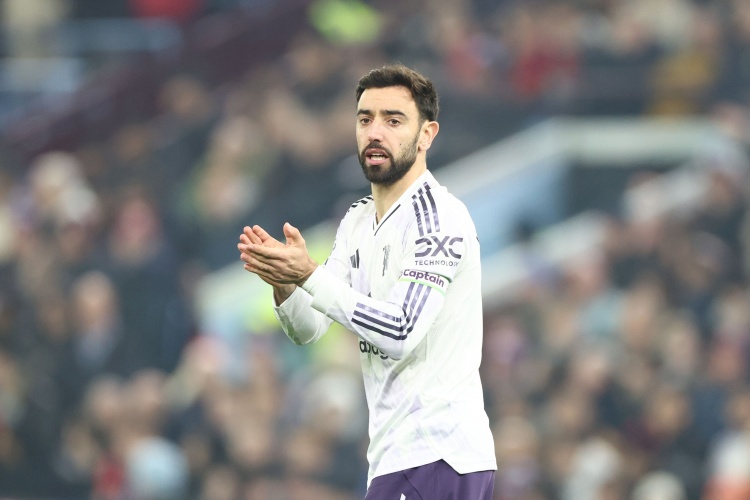 乐鱼体育官网-英媒:曼联希望B费能再留一年,内部人士称球员自己也倾向于留队